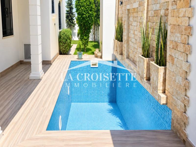 Villa S+4 avec piscine à La Soukra